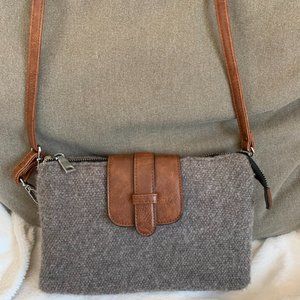 Coco + Carmen Women's Jillian Handbag Grayish Taupe/Brown Trim Crossbody Bag